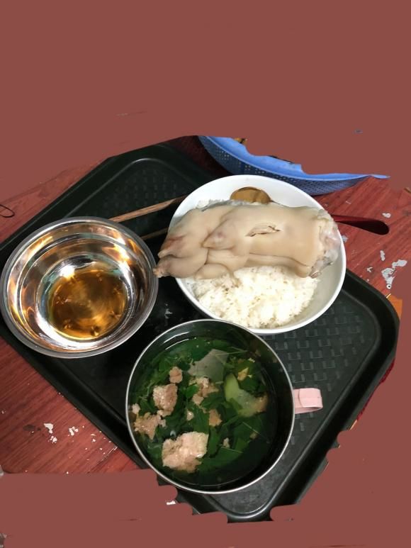 Những pha trổ tài nấu nướng đi vào lòng đất của hội ghét bếp