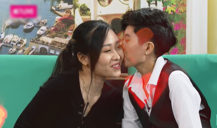 Phải lòng chàng chuyển giới đẹp trai, cô nàng bỏ nhà đi tận 5 năm