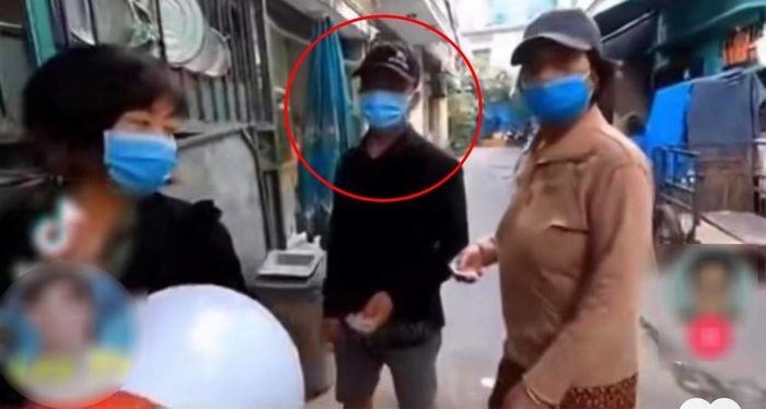 Vẫn là gương mặt ấy: người đàn ông chê người nhận cơm mất lịch sự