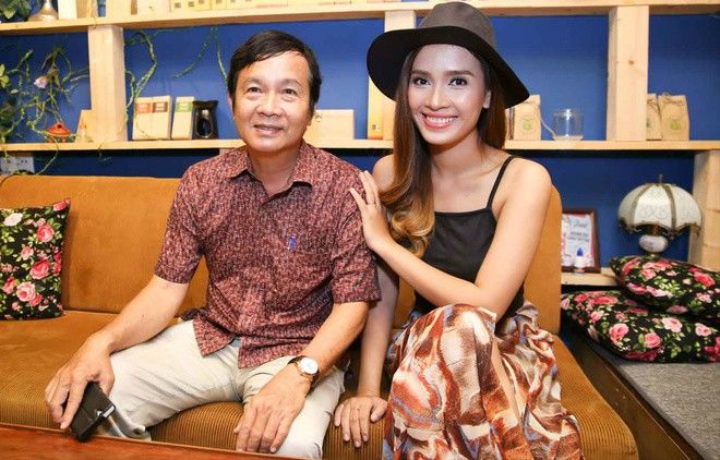 Phụ huynh sao Việt kết hôn tuổi xế chiều: bố Ái Phương 61 tuổi lấy vợ