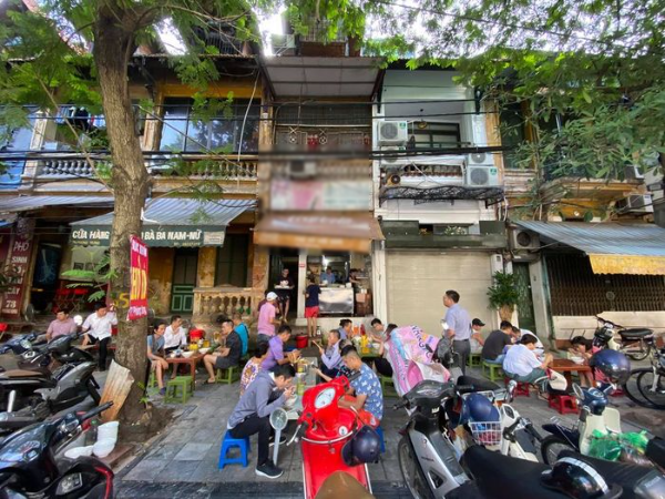 Quán ăn lạ đời nhất Việt Nam: Ông chủ 30 năm không cho vợ động vào dao