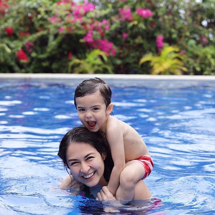Quý tử nhà mỹ nhân đẹp nhất Philippines: Mới 2 tuổi đã chuẩn soái