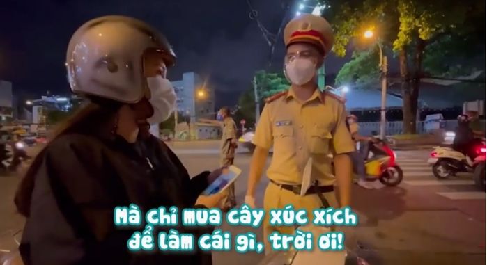 Bấp chấp dịch: Người đi hẹn hò, người quận 4 sang quận 10 mua xúc xích