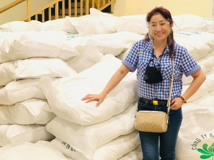 NSƯT Thoại Mỹ nức nở: Nghệ sĩ già hết thời nên phải bán hàng online