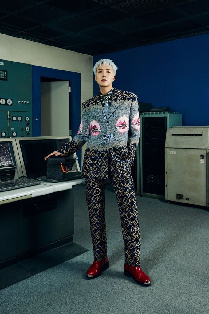 Sao Hàn lên đồ dự show thời trang: BTS, BLACKPINK thần thái đều đỉnh