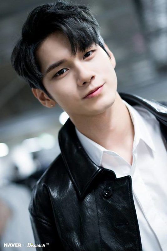 Sao Kpop sở hữu tên thật độc nhất vô nhị, làm dân tình tưởng nghệ danh
