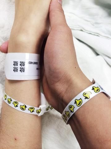 Sao nữ sinh con trên đất Mỹ: Thân Thúy Hà tốn bộn vì có không bảo hiểm