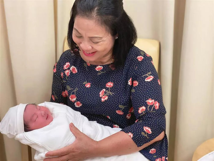 Sao Việt 24h: Vinh Râu chúc phúc Minh Trang, Đào Bá Lộc hoá tiên cá