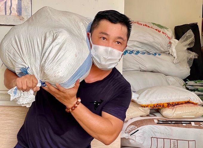 Sao Việt 28/7: Hạ Trâm khoe mặt ái nữ, xôn xao tin Khả Ngân ho ra máu