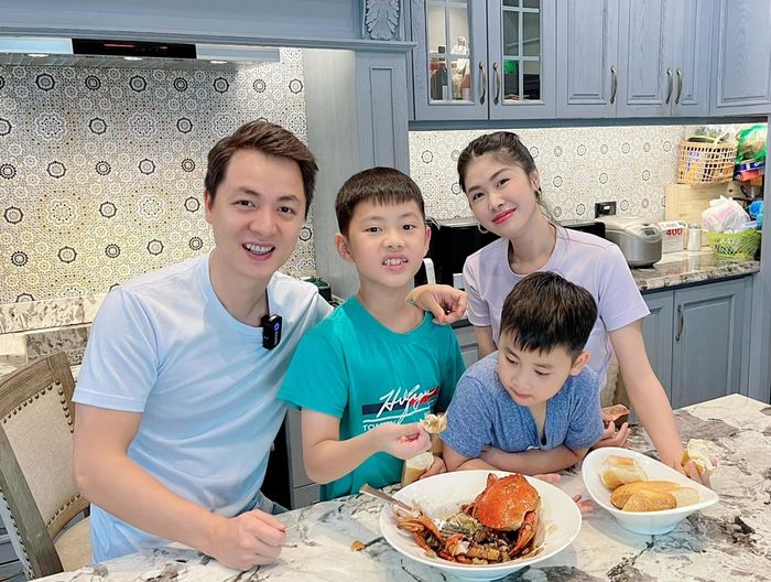 Sao Việt ngỏ ý làm sui gia: Lý Nhã Kỳ bá đạo nhất