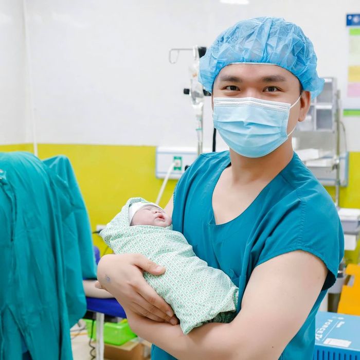 Sao Việt thoát cửa tử: Hari Won thành sao hạng A