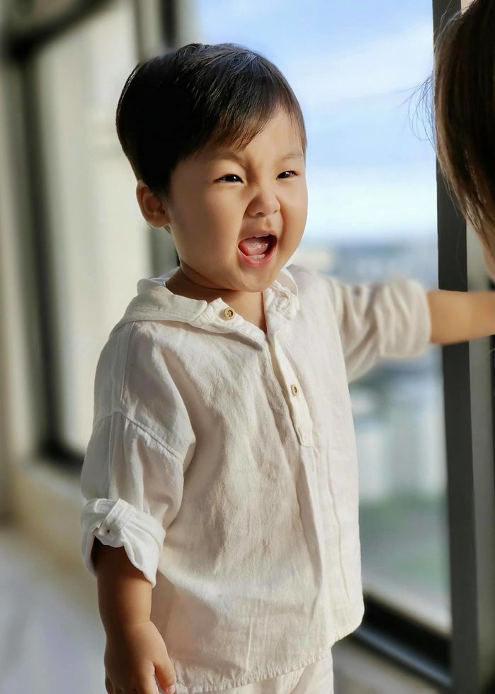 So kè thần thái rich kid nhà Đan Trường - Hoà Minzy trước ống kính