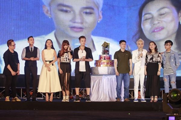 Sinh nhật Sơn Tùng M-TP qua các năm: lúc mừng hoàng tráng, khi 1 mình