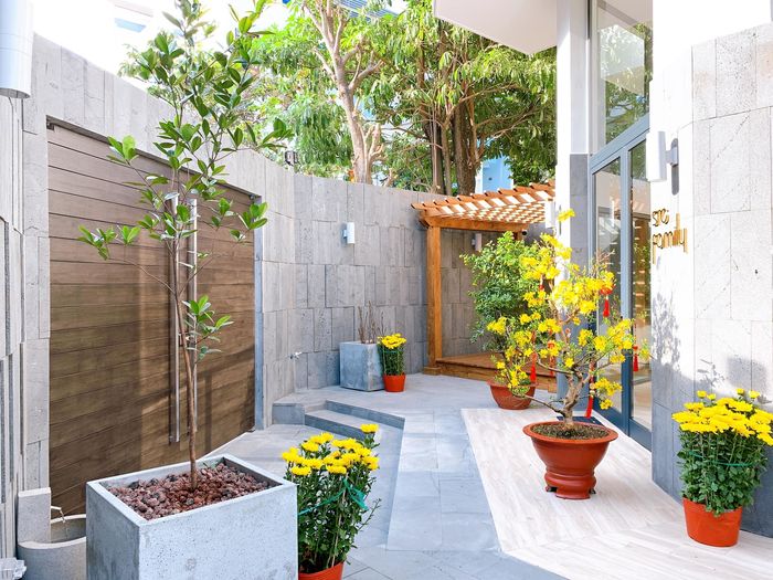 Tham quan biệt thự khang trang có thang máy di chuyển của Mr. Siro