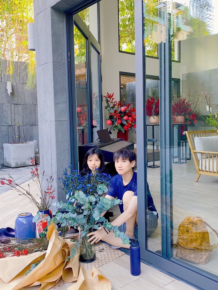Tham quan biệt thự khang trang có thang máy di chuyển của Mr. Siro