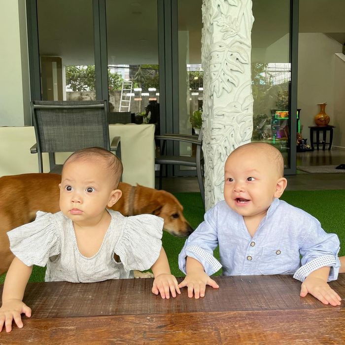 Thừa sức cho con mặc sang nhưng sao Việt lại chọn đồ chợ, rẻ bèo