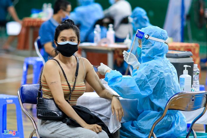 Ưu tiên tiêm mũi 2 vaccine Pfizer cho ai đã tiêm mũi 1 là AstraZeneca
