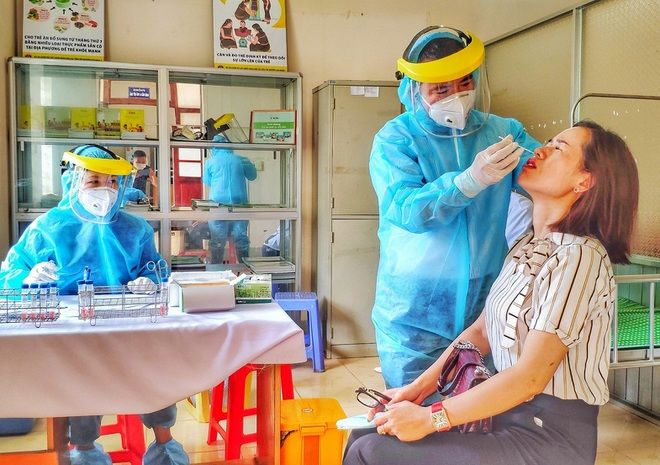 TP.HCM phát hiện 300 ca dương tính, chật vật tìm nơi điều trị