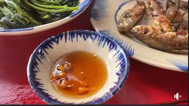 Lý Hải tiết kiệm: rau nhà, cá suối ăn kèm ớt 500 triệu/kg trồng được