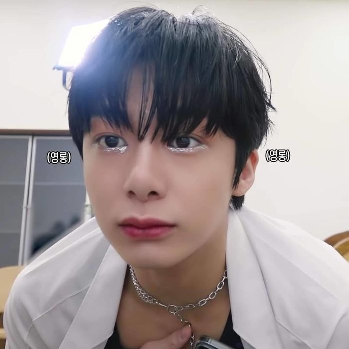 Tưởng chỉ make up nhẹ tay, ai ngờ loạt sao Kpop dặm phấn kín mặt