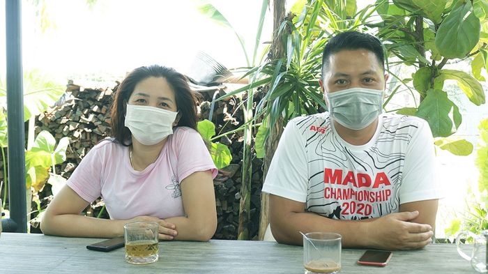 Vất vả mưu sinh mùa dịch: tiếp viên bán đồ ăn, bác bảo vệ đi ăn xin