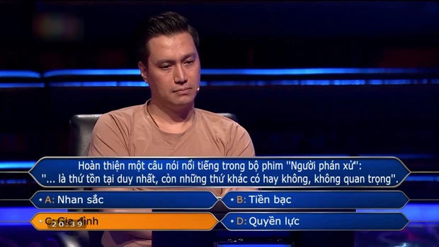 Việt Anh thi Ai Là Triệu Phú: Hỏi trúng tủ phim và màn trợ giúp bá đạo