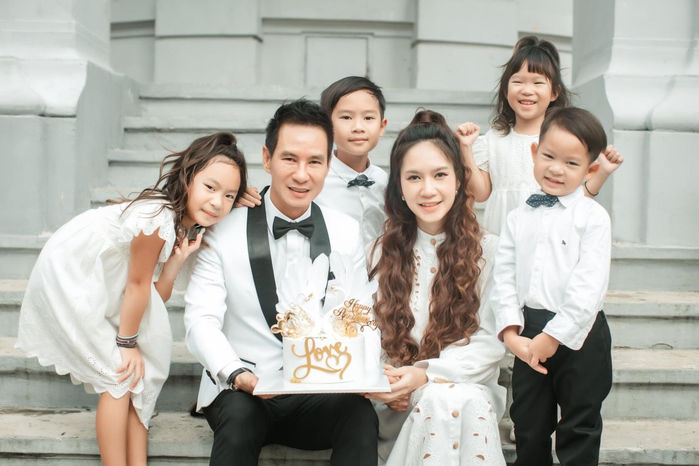 Vợ chồng sao Việt thích đông con: Hiếu Hiền muốn có 5 con