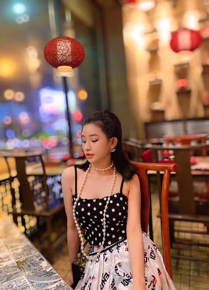 Vợ cũ Hồ Quang Hiếu: để Quang Lê hôn má, ngoại hình ngỡ chị em Khả Như