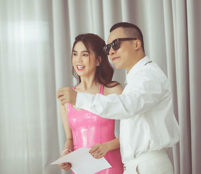 Vừa dọn về ở chung, Ngọc Trinh lại uốn éo nóng mặt bên Khắc Tiệp