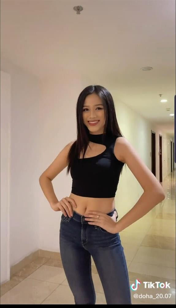 Vừa lộ diện 5 bộ dạ hội cho Miss World, Đỗ Thị Hà tức tốc luyện tập