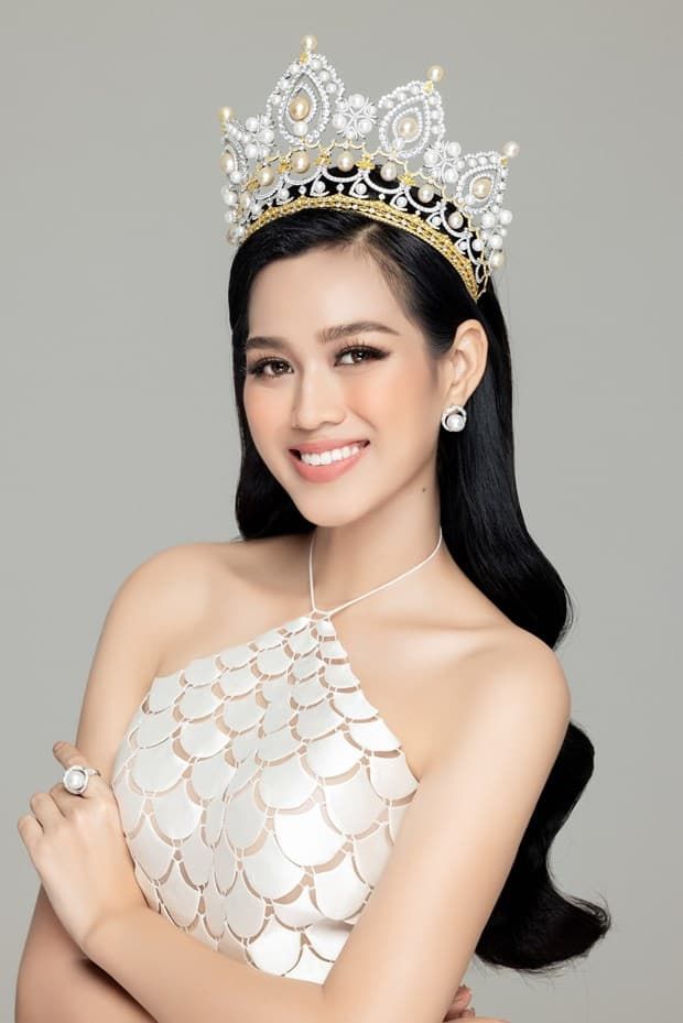 Vừa lộ diện 5 bộ dạ hội cho Miss World, Đỗ Thị Hà tức tốc luyện tập