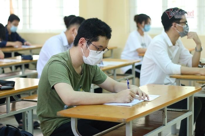 Vừa có điểm 10 môn Văn tốt nghiệp THPT cũng đồng xuất hiện điểm 0