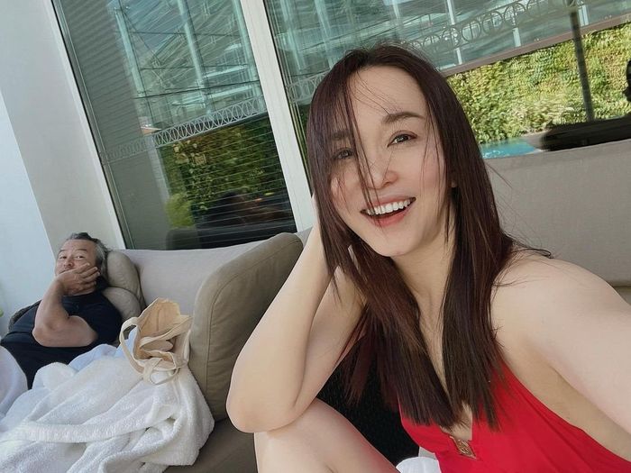 Sắc vóc của thanh xà Phạm Văn Phương: 50 tuổi trẻ như gái đôi mươi