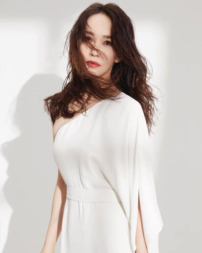 Sắc vóc của thanh xà Phạm Văn Phương: 50 tuổi trẻ như gái đôi mươi