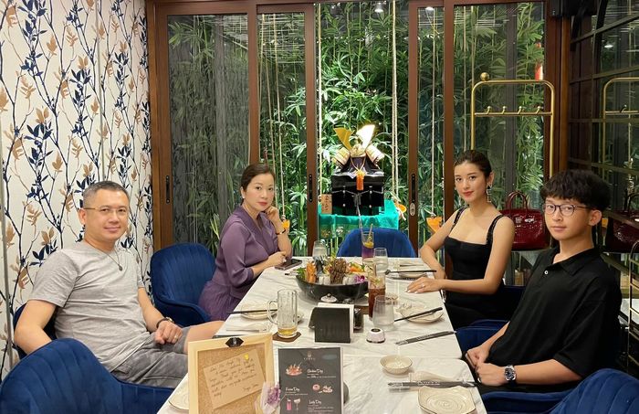 Cách gọi bố mẹ chẳng giống ai của sao Việt: Huyền My bá đạo nhất