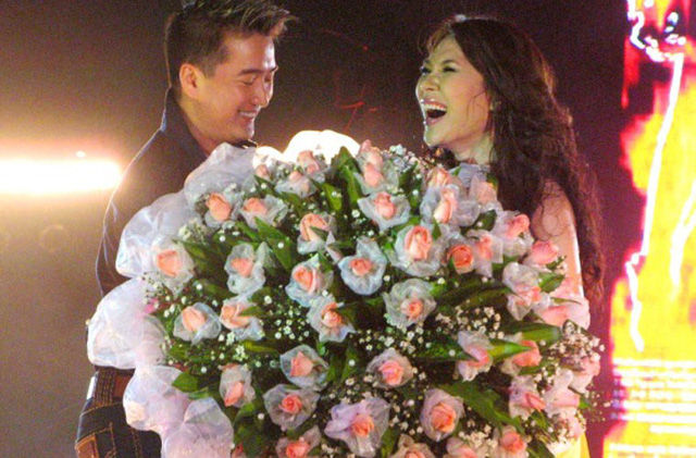 Đấu khắp thiên hạ nhưng Đàm Vĩnh Hưng lại cực ân cần với một người