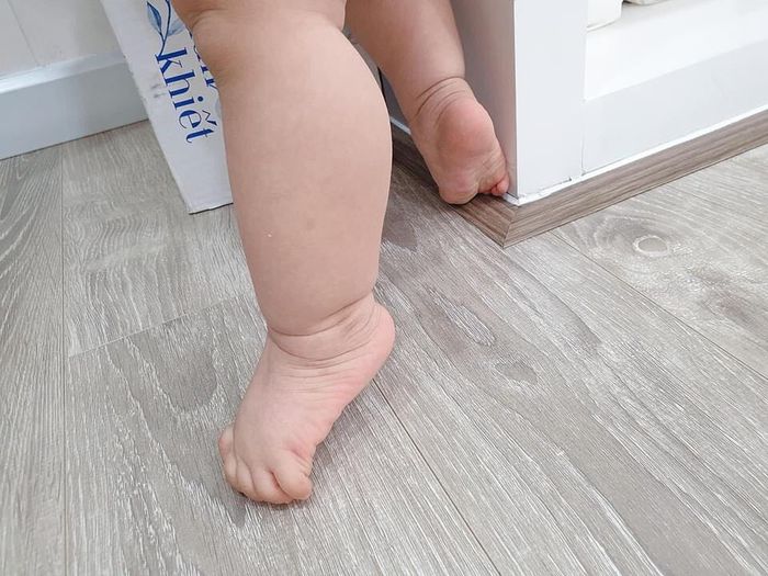 Ái nữ nhà Đông Nhi gây sốt với vẻ múp míp, lớn nhanh như thổi
