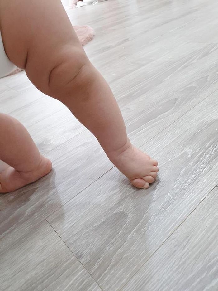 Ái nữ nhà Đông Nhi gây sốt với vẻ múp míp, lớn nhanh như thổi