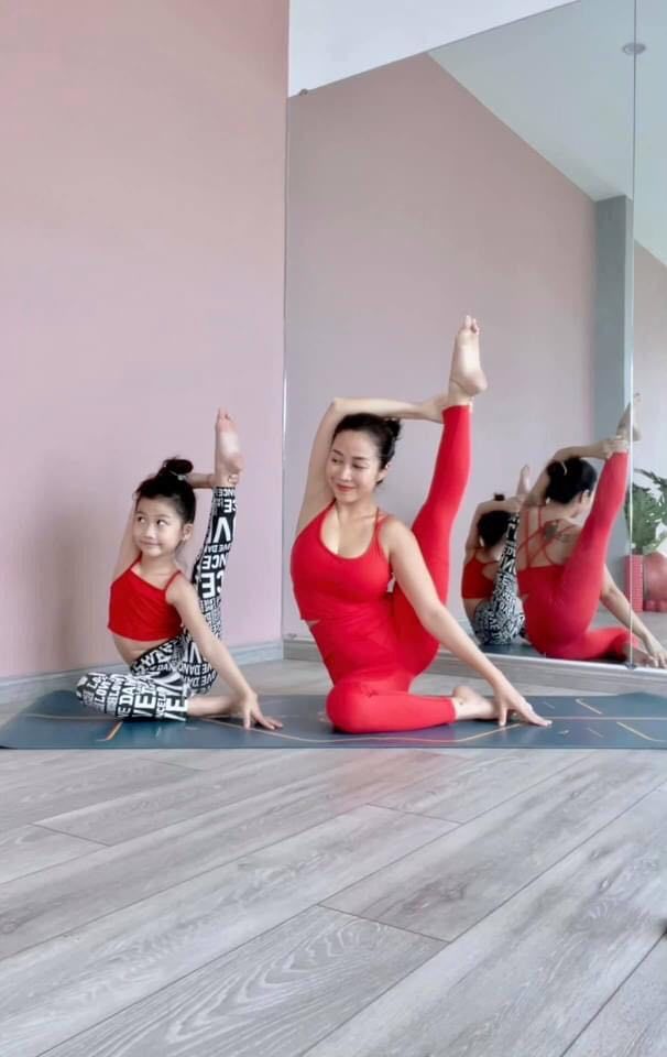 Ẵm gen trội từ mẹ: Con gái Ốc Thanh Vân uốn dẻo cực điêu luyện
