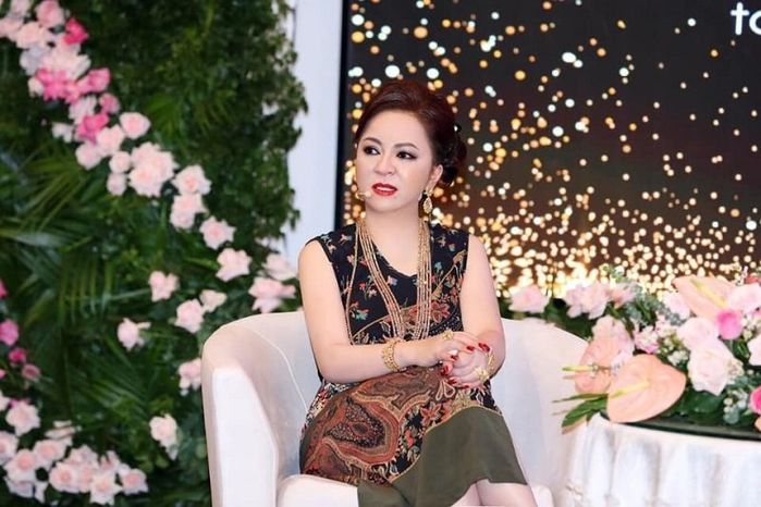 Bà Phương Hằng tuyên bố đóng cửa nhà máy oxy miễn phí sau ngày 15/9