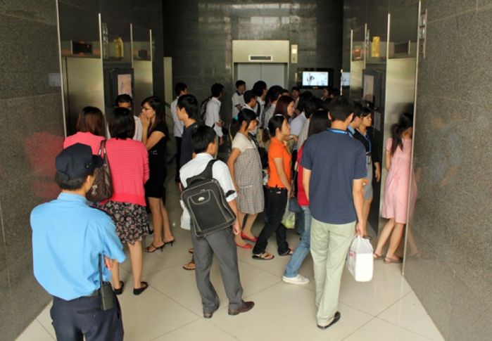 Vì sao thang máy lại lắp gương, đừng ngạc nhiên khi biết câu trả lời