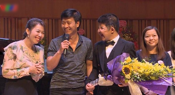 Bé Bôm hiện tại: sắp đẹp trai, được gợi ý học “nhảy lớp”