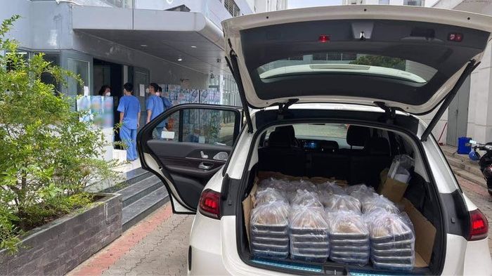 Bếp cơm từ thiện hỗ trợ SG chống dịch: Vì nơi này đã nuôi sống mình