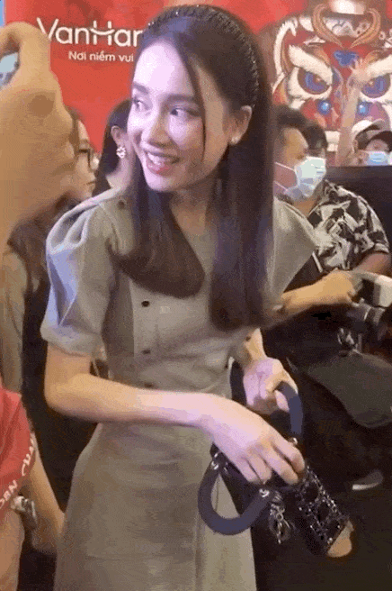 Nhan sắc của mỹ nhân Việt qua camera thường: photoshop vẫn là chân ái