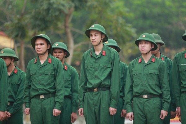 Tuyệt chiêu để bảo vệ chân khi đi hành quân của sao nam Việt
