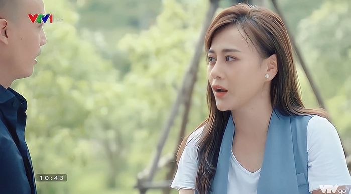 Bị nói mặc mãi kiểu áo, Phương Oanh phản hồi: Tùy gu, ngưng áp đặt