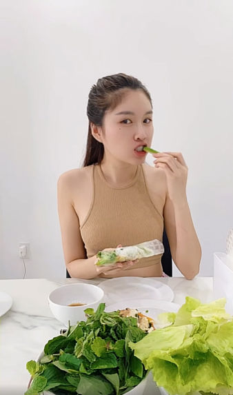 Bí quyết để eo thon dáng nuột như MC có trí nhớ khủng nhất Việt Nam