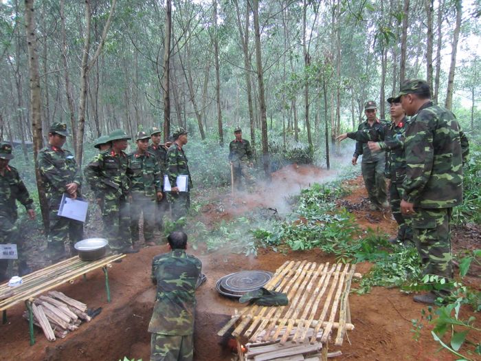 Bộ đội Việt Nam sáng tạo diệu kì: Bếp Hoàng Cầm nấu ăn không khói
