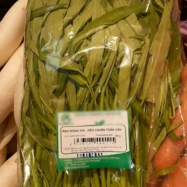 Bức ảnh gây lú nhất hôm nay: Không giỏi nấu ăn cũng biết là rau muống