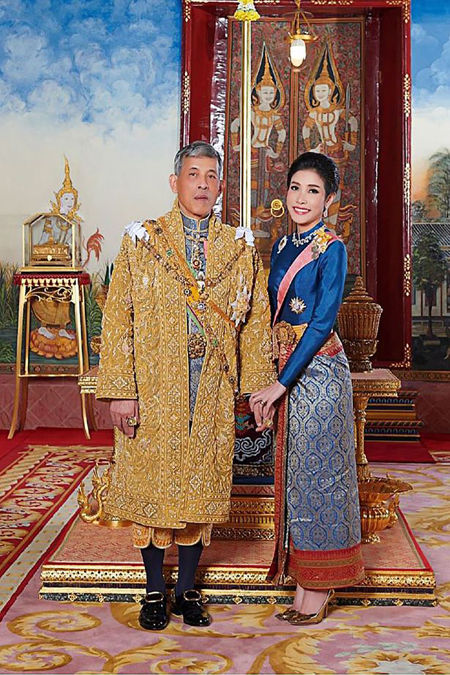 Các vợ vua Thái: Hoàng hậu hiền thục và sự trở lại của hoàng quý phi